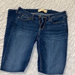 Size 5 regular skinny Hollister jeans